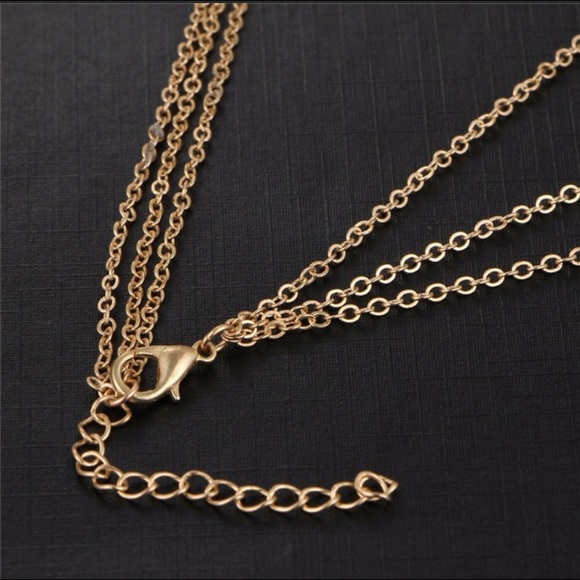 Boho sequin leaf necklace - Picture 4 of 7